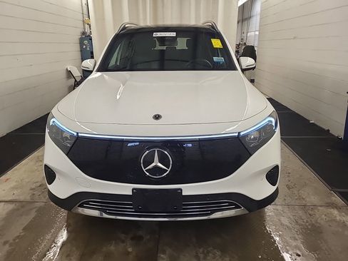 Used 2024 Mercedes-Benz EQB 300 4MATIC image 4