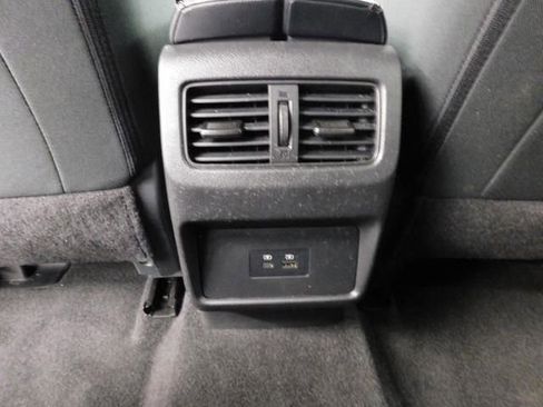 Used 2023 Nissan Rogue SV image 23