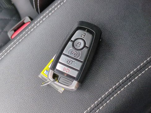 Used 2023 Ford Escape Platinum w/ Premium Technology Package AWD/4WD image 35