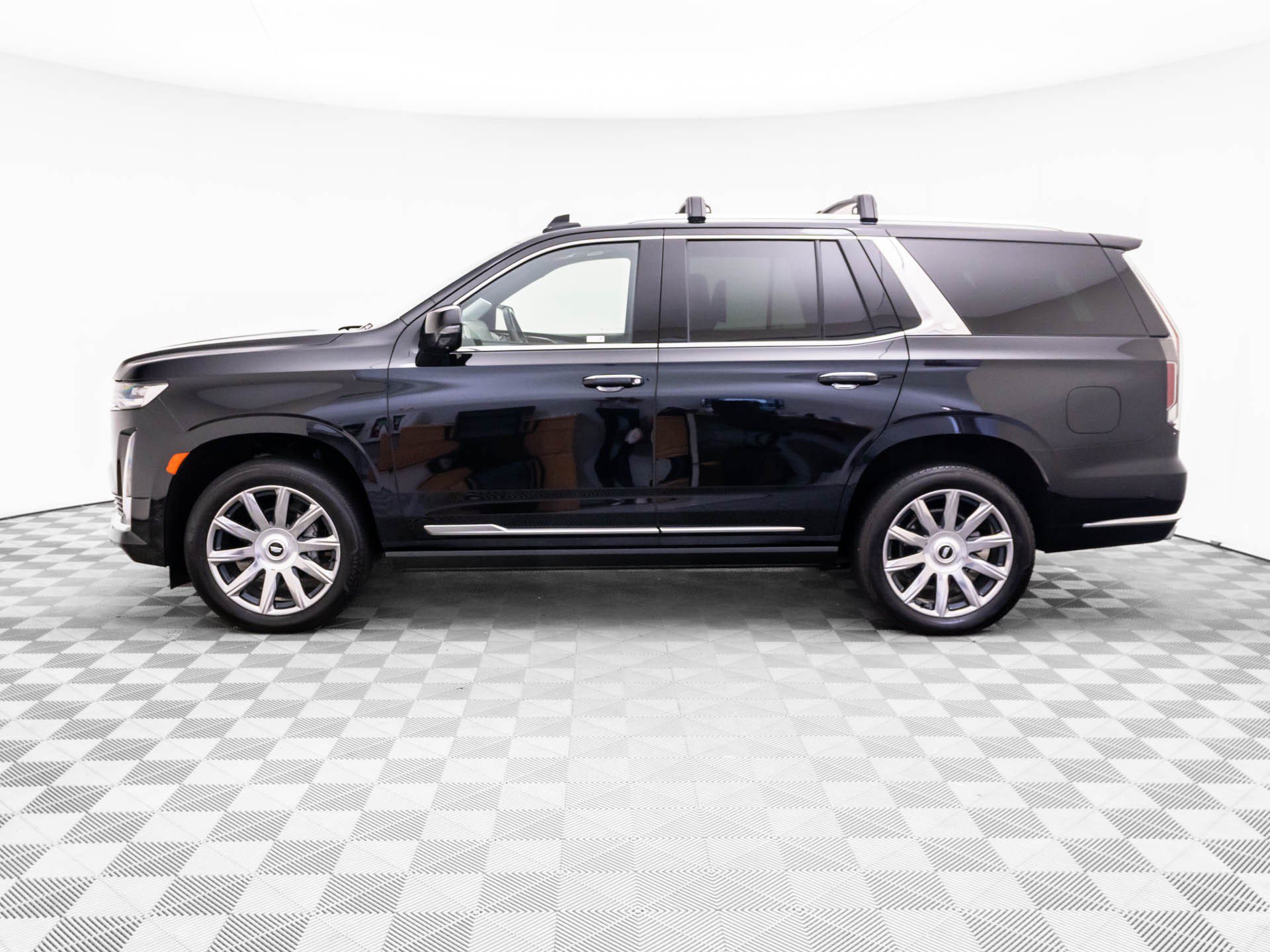 Used 2024 Cadillac Escalade Premium Luxury Platinum w/ LPO, Floor Liner Package AWD/4WD image 2