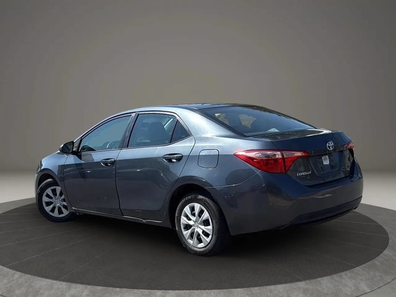 Used 2019 Toyota Corolla L FWD image 4