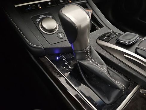 Used 2018 Lexus ES 350 w/ Luxury Package w/Wood Trim FWD image 16