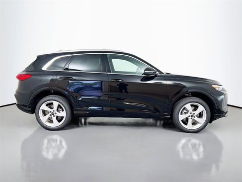 New 2025 Audi Q5 Premium Plus image 8
