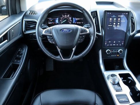 Certified 2022 Ford Edge SEL w/ Convenience Package image 4