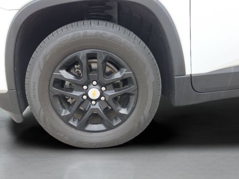 Certified 2021 Chevrolet Traverse LT image 9