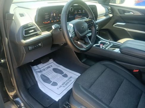 Used 2024 Chevrolet Traverse LS w/ Midnight/Sport Edition AWD/4WD image 9