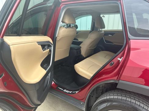Used 2022 Toyota RAV4 Limited AWD/4WD image 12