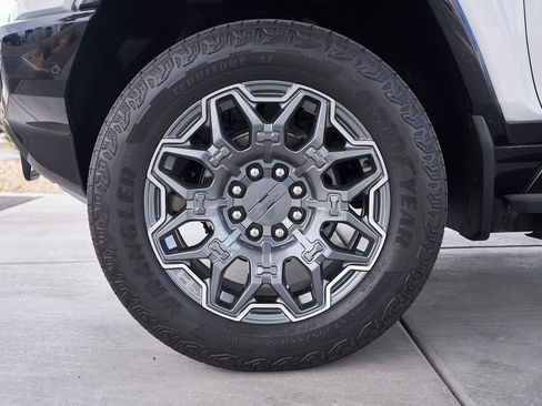 Used 2025 GMC Hummer EV 3X image 3