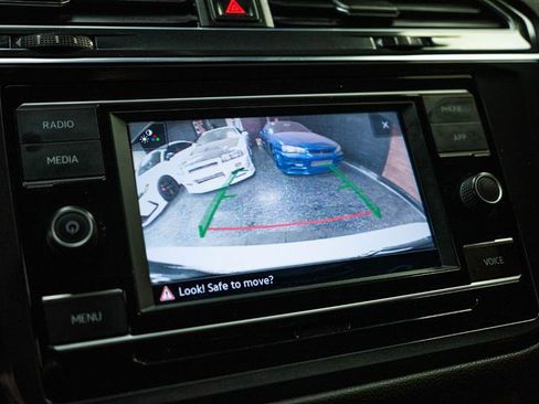 Used 2022 Volkswagen Tiguan S image 19