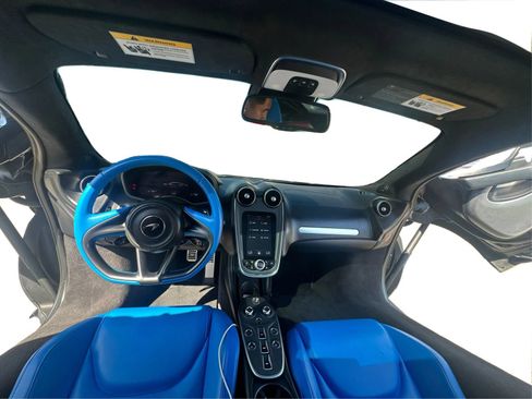Used 2023 McLaren GT RWD image 20