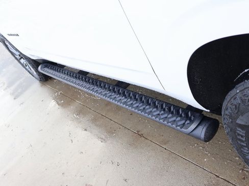 Certified 2024 Chevrolet Suburban Z71 w/ Luxury Package image 10