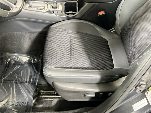Used 2022 Subaru Forester Premium image 18