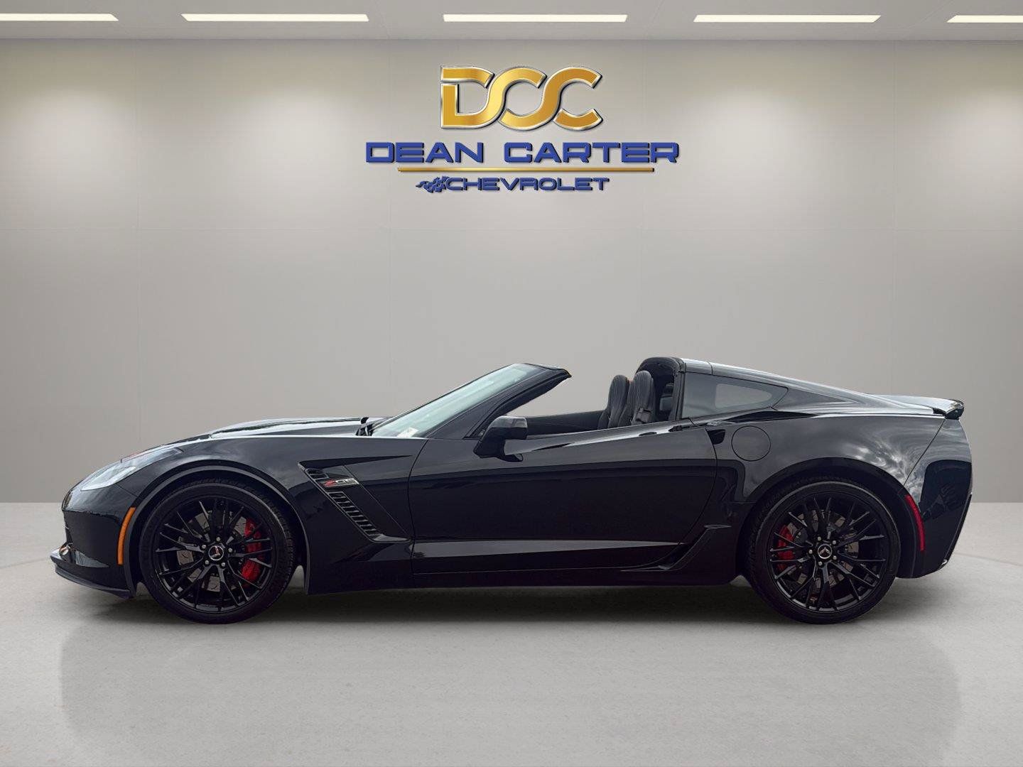 Used 2015 Chevrolet Corvette Z06 w/ 3LZ Preferred Equipment Group RWD image 2