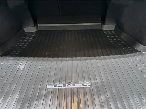 Used 2025 Toyota Camry XLE image 30