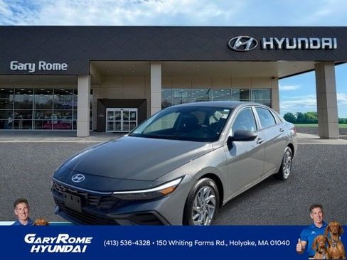 Used 2024 Hyundai Elantra SEL FWD image 1