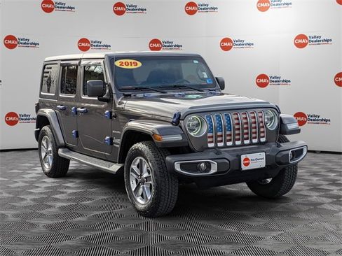 Used 2019 Jeep Wrangler Unlimited Sahara w/ Cold Weather Group image 3