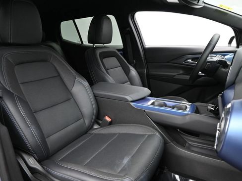 Used 2025 Chevrolet Equinox EV LT w/ Convenience Package image 12