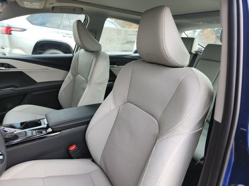 New 2026 Toyota Camry XLE AWD/4WD image 17