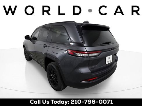 Used 2024 Jeep Grand Cherokee Altitude image 5