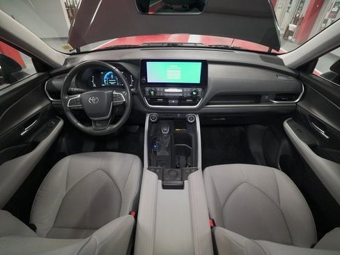Certified 2024 Toyota Grand Highlander XLE image 21