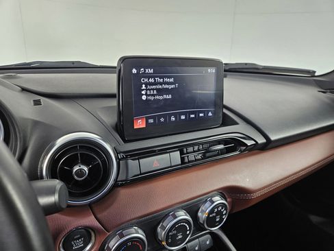 Used 2018 MAZDA MX-5 Miata RF Grand Touring RWD image 28