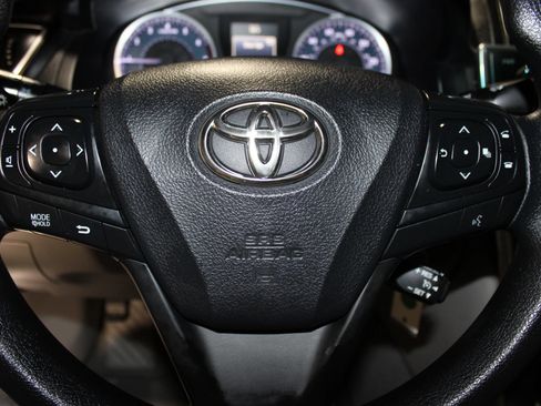 Used 2016 Toyota Camry LE FWD image 19