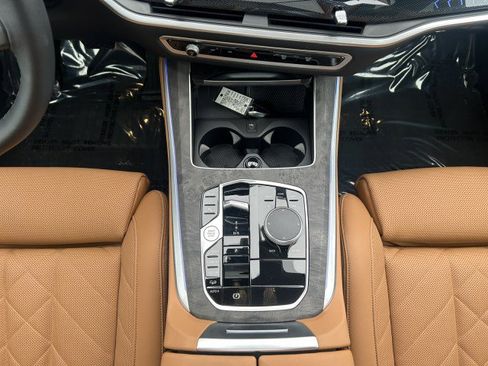 Used 2024 BMW X5 xDrive40i w/ Premium Package image 16