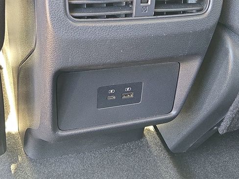 Used 2023 Nissan Rogue SV image 15