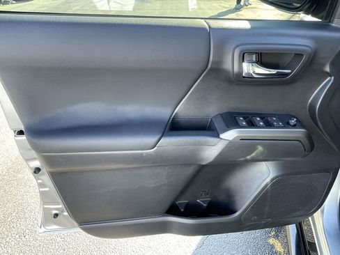 Used 2023 Toyota Tacoma TRD Sport w/ Technology Package image 16