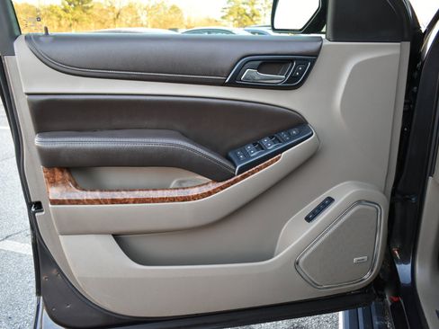 Used 2015 Chevrolet Suburban LTZ image 35