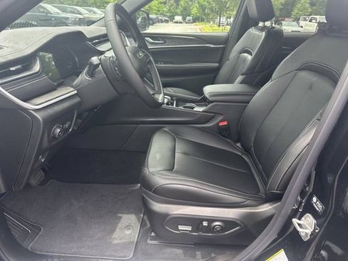 New 2026 Jeep Grand Cherokee Limited RWD image 9