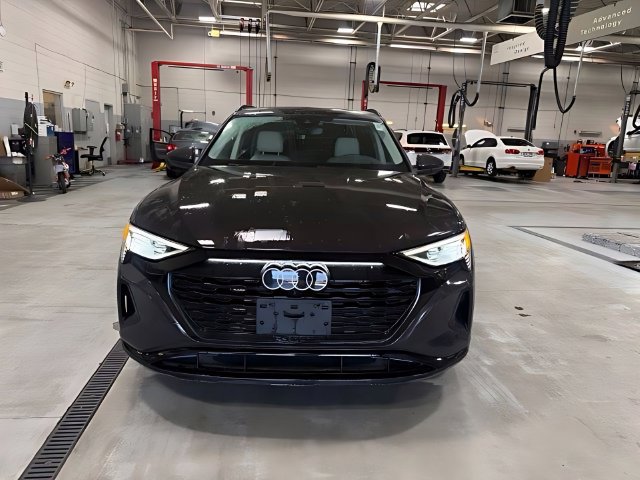 Used 2024 Audi Q8 e-tron Prestige w/ Prestige Package AWD/4WD image 2