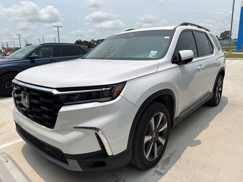 Used 2025 Honda Pilot Elite image 1