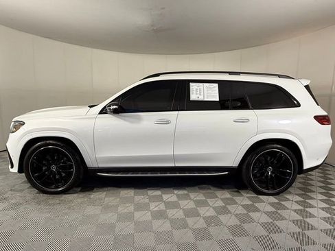 Used 2025 Mercedes-Benz GLS 580 4MATIC image 3