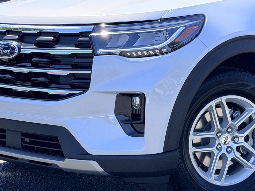 New 2026 Ford Explorer Active w/ Active Comfort Package RWD image 3