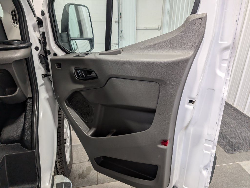 Used 2025 Ford Transit 250 Low Roof w/ Exterior Upgrade Package RWD image 21