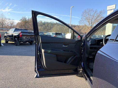 Certified 2025 Nissan Murano SV w/ Cargo Package image 10