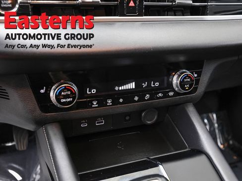 Used 2024 Mitsubishi Outlander SE AWD/4WD image 19