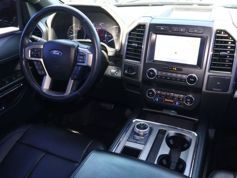 Used 2021 Ford Expedition XLT RWD image 10