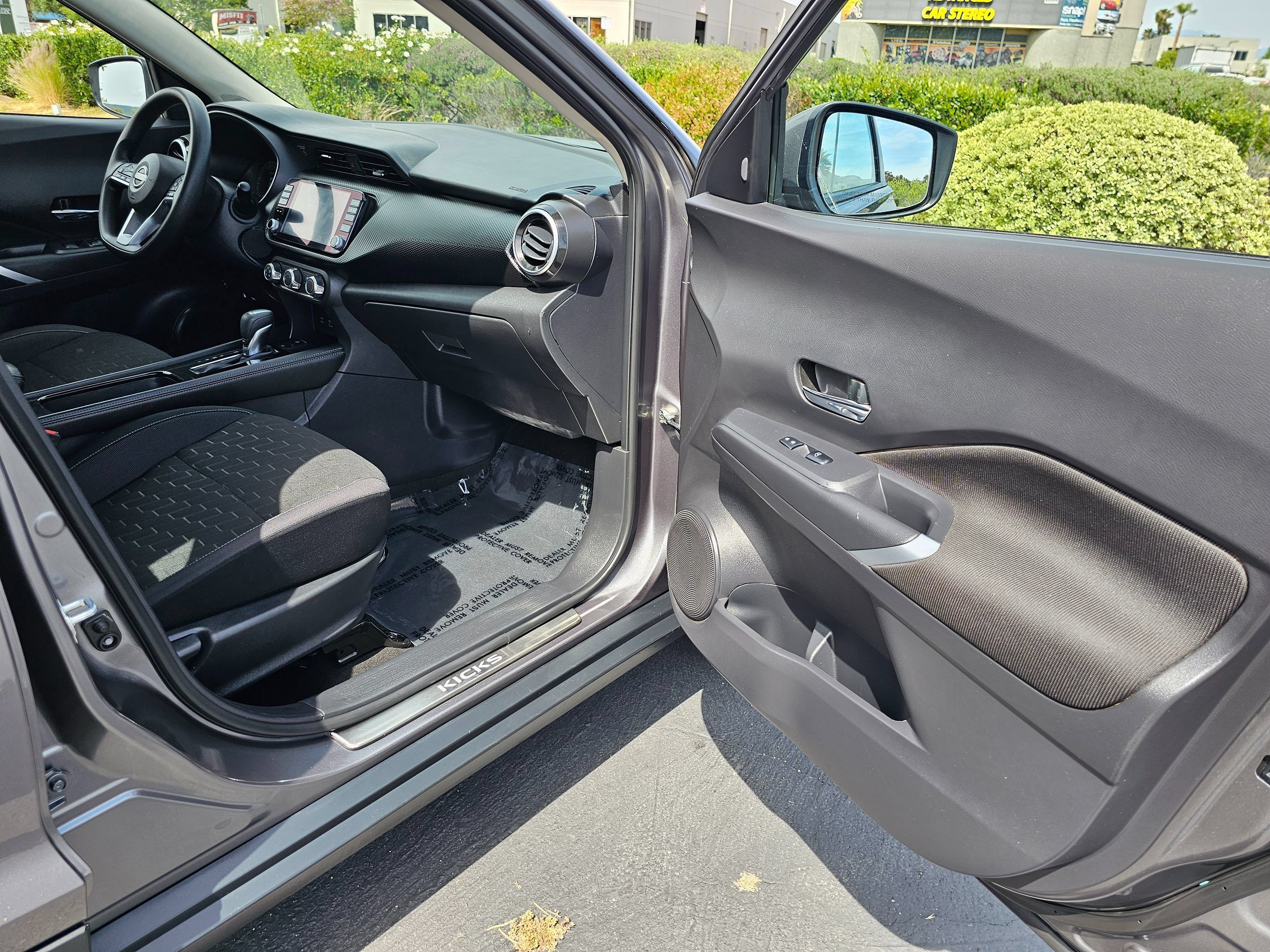 Used 2023 Nissan Kicks SV w/ Interior Electronics Package FWD image 28