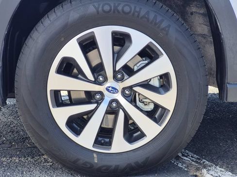 Used 2025 Subaru Outback Premium w/ Popular Package #1A AWD/4WD image 7