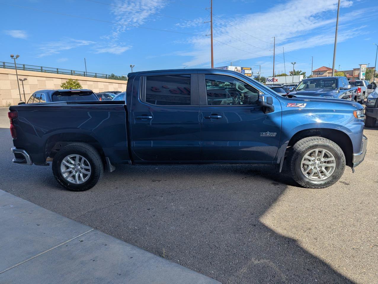 Used 2021 Chevrolet Silverado 1500 LT w/ Z71 Off-Road Package AWD/4WD image 7