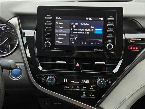 Used 2021 Toyota Camry LE image 14