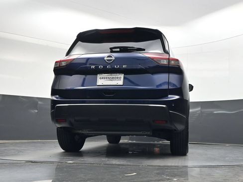 Used 2025 Nissan Rogue SV FWD image 41