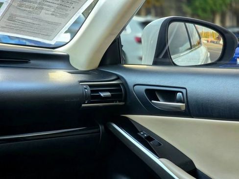 Used 2017 Lexus IS 200t image 21