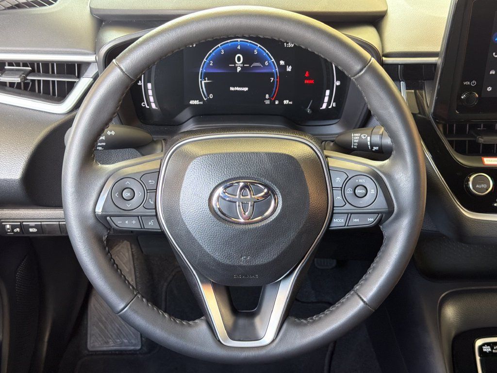 Used 2026 Toyota Corolla SE FWD image 4