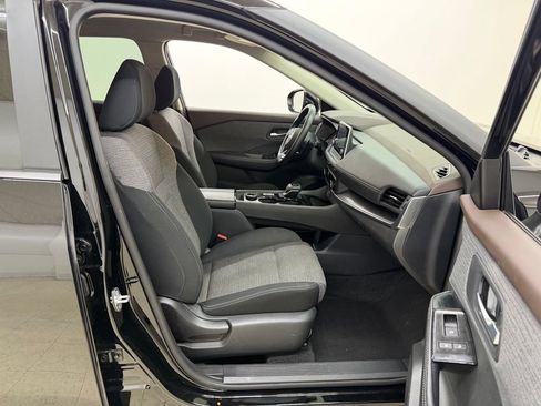 Used 2023 Nissan Rogue SV AWD/4WD image 10