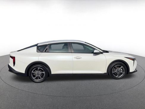 Used 2025 Kia K4 LXS image 16
