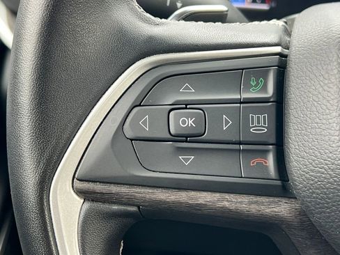 Used 2022 Jeep Grand Cherokee Limited AWD/4WD image 24