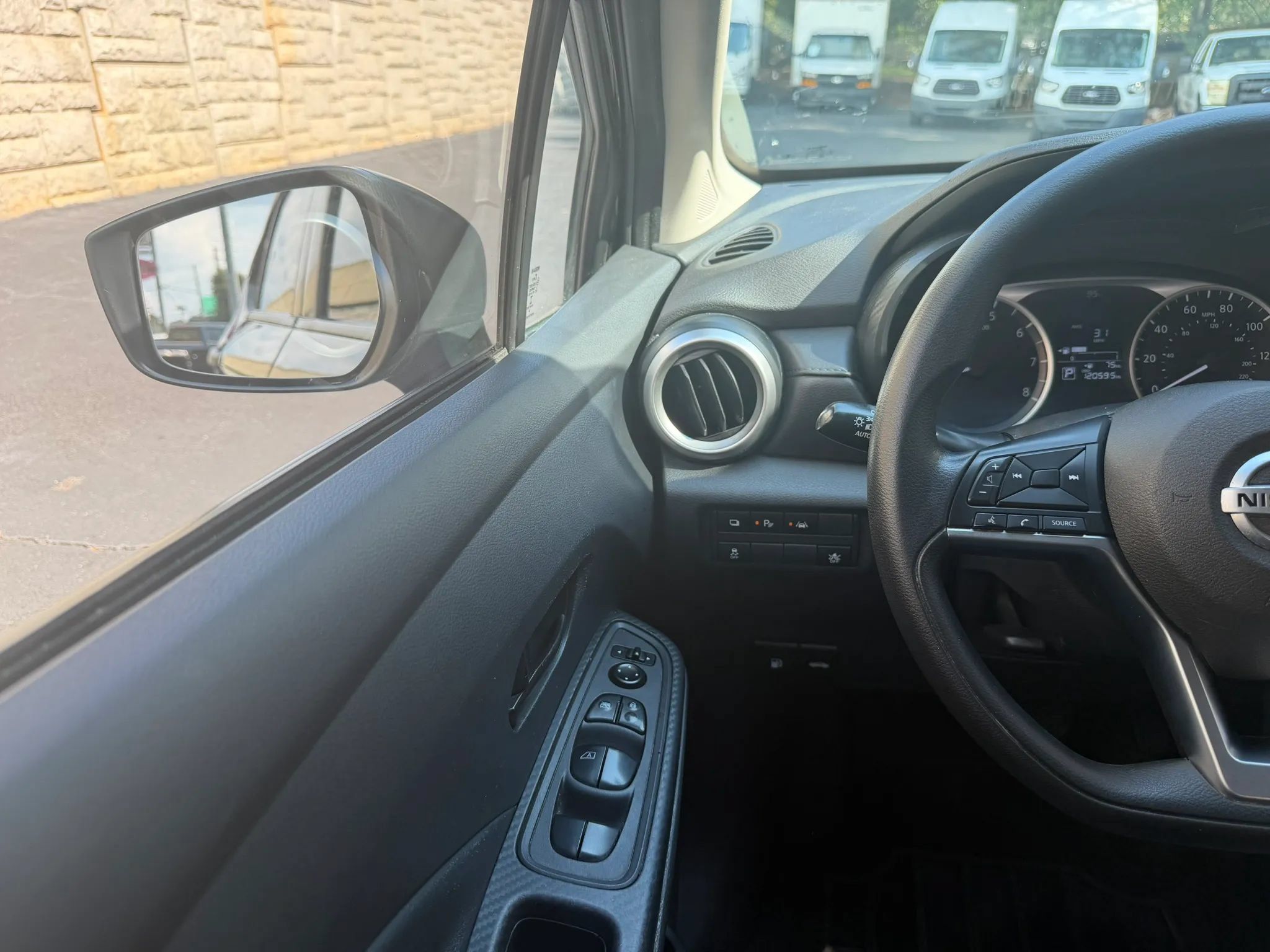 Used 2021 Nissan Versa S FWD image 18